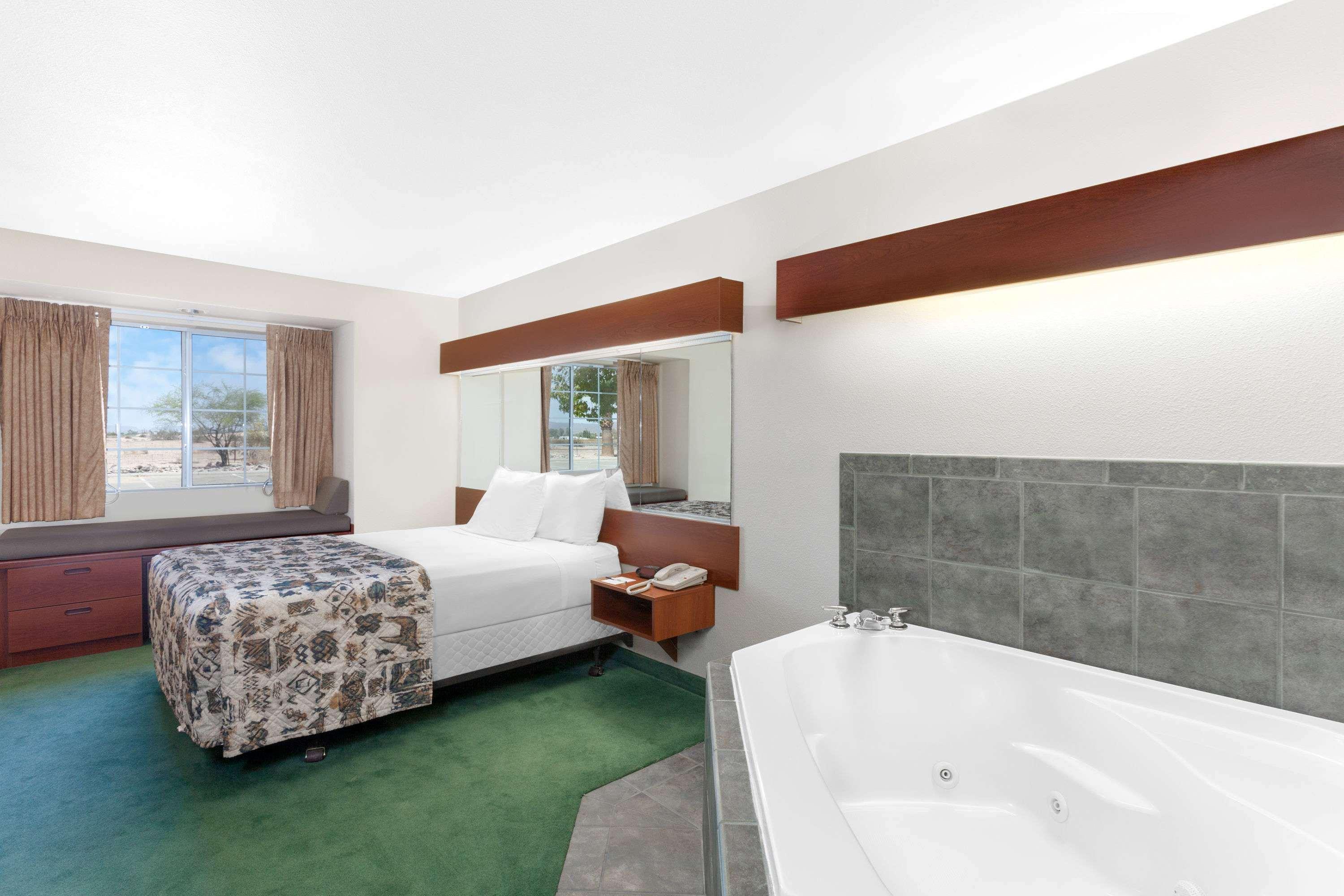Microtel Inn & Suites By Wyndham Wellton Exteriér fotografie