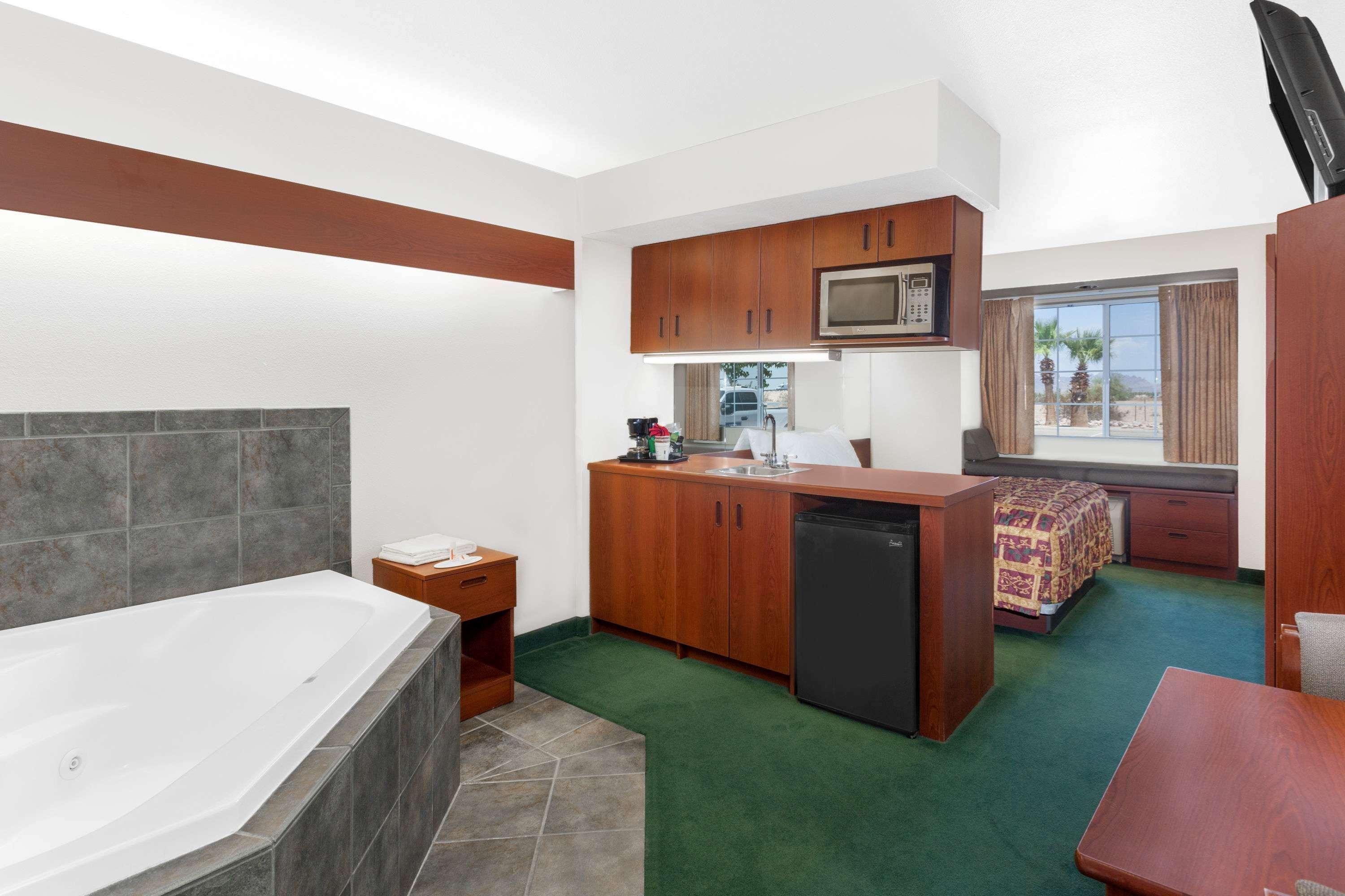 Microtel Inn & Suites By Wyndham Wellton Exteriér fotografie